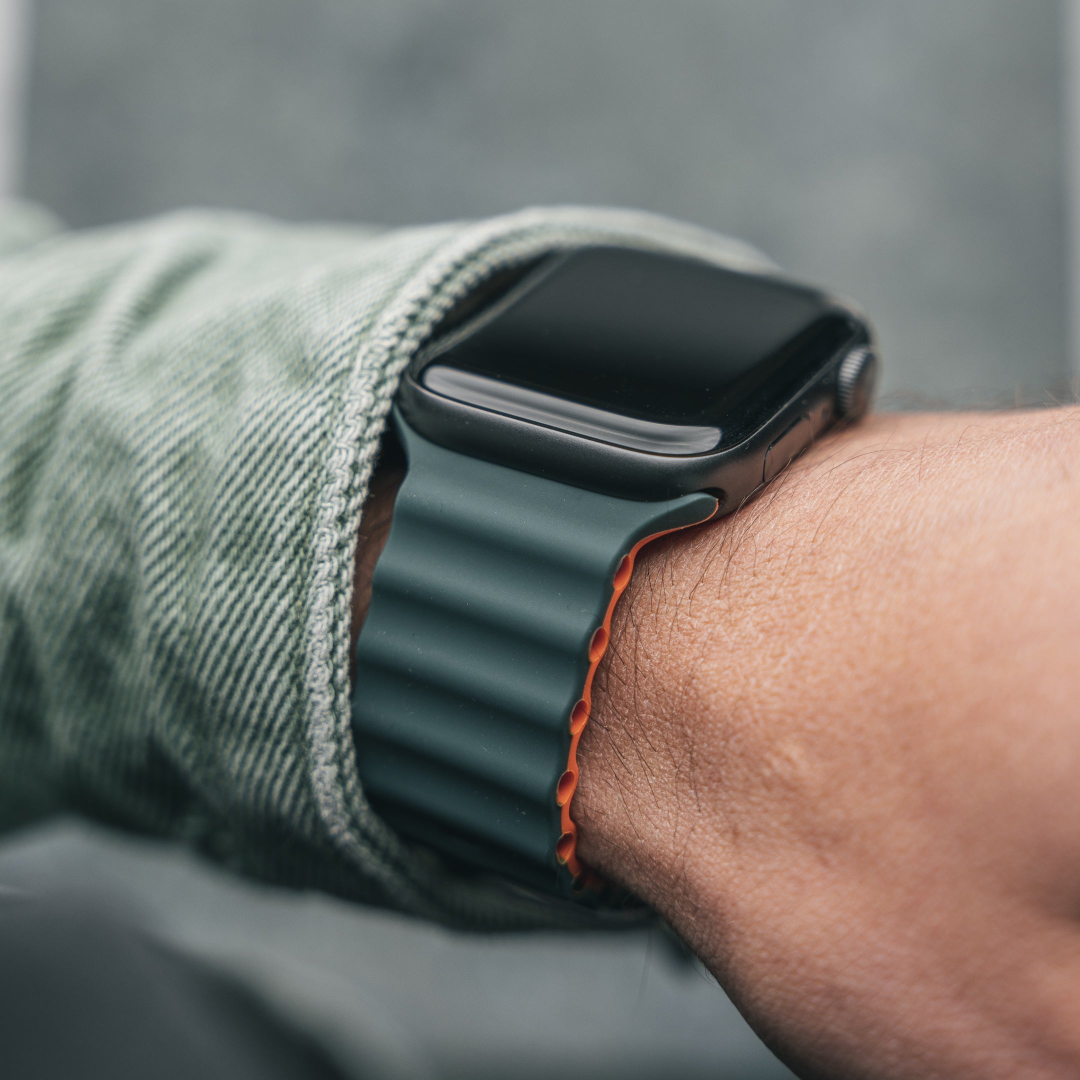Apple Watch Ocean Band, Grey, Apple Watch Serie 8 Aluminum , On the wrist