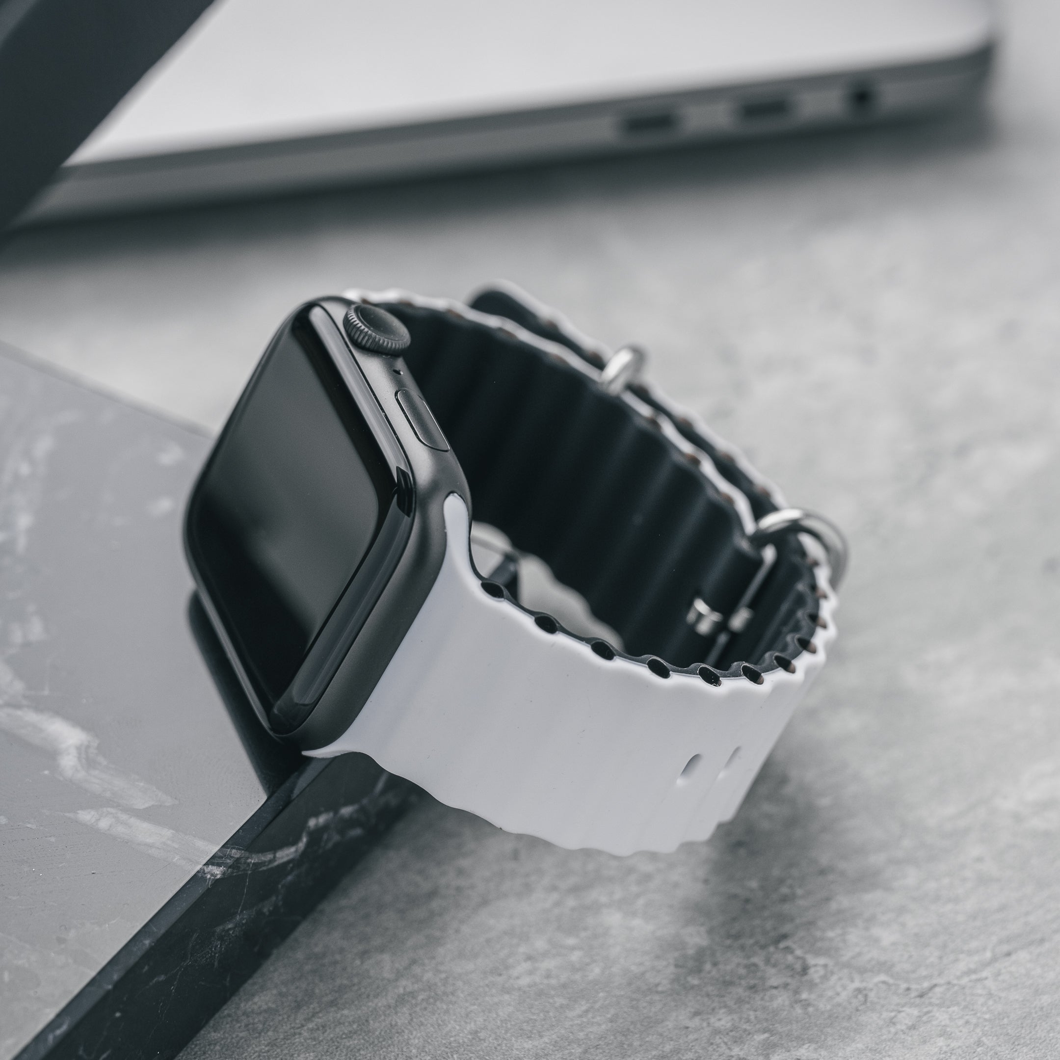 Apple Watch Ocean Band, White, Apple Watch Serie 8 Aluminum 
